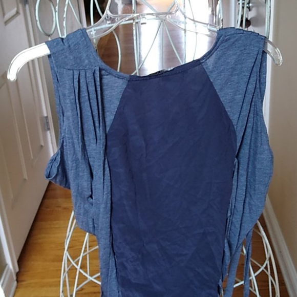 Boundary & Co. Top - Picture 4 of 10